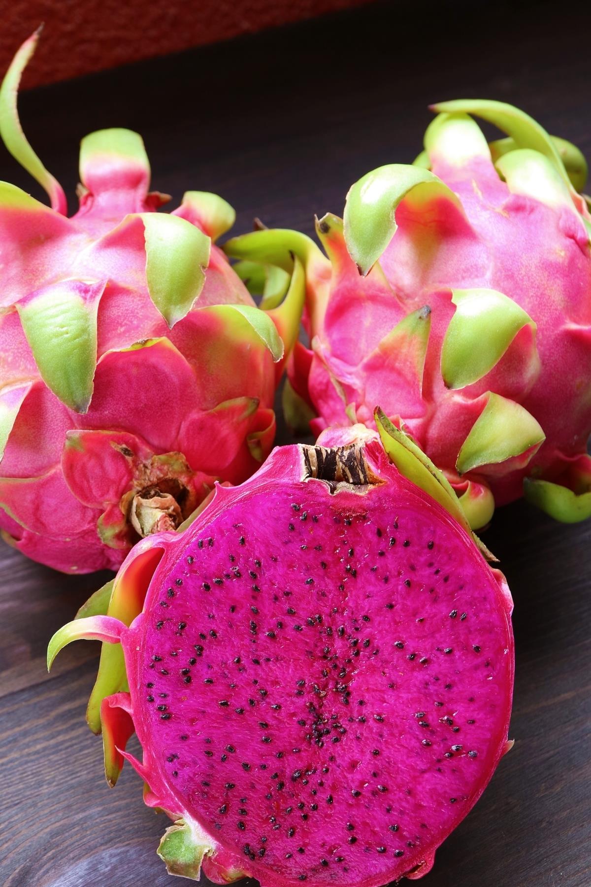 Dragon Fruit (Pitaya) Red (Piece)
