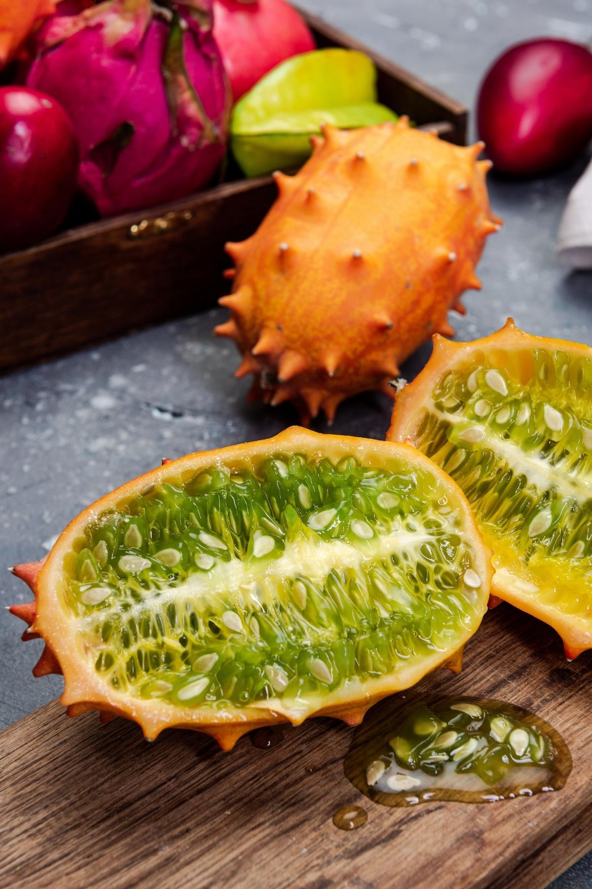 Kiwano Tropikal Uzay Meyvesi Pestisitsiz (Adet)