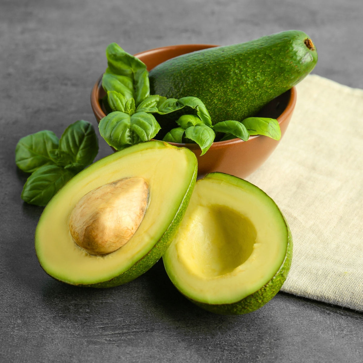 Taze Hasat Avokado – Pestisitsiz – Dalından - (1 Adedi 150-250 gr Arası)
